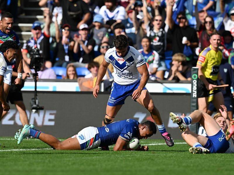 The Warriors made it three wins from their first four NRL games in a 16-14 victory over Canterbury. (Andrew Cornaga/AAP PHOTOS)