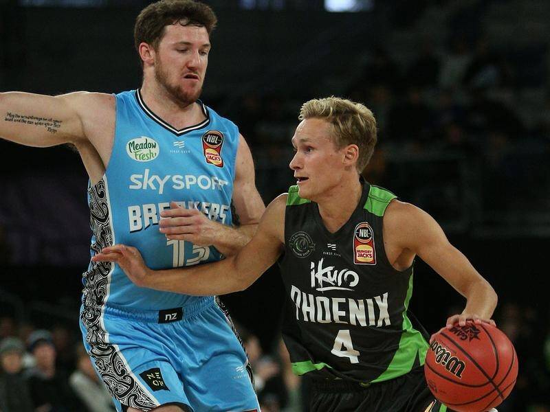 New Zealand's Tom Vodanovich (l) has signed for the Sydney Kings as Xavier Cooks' replacement.