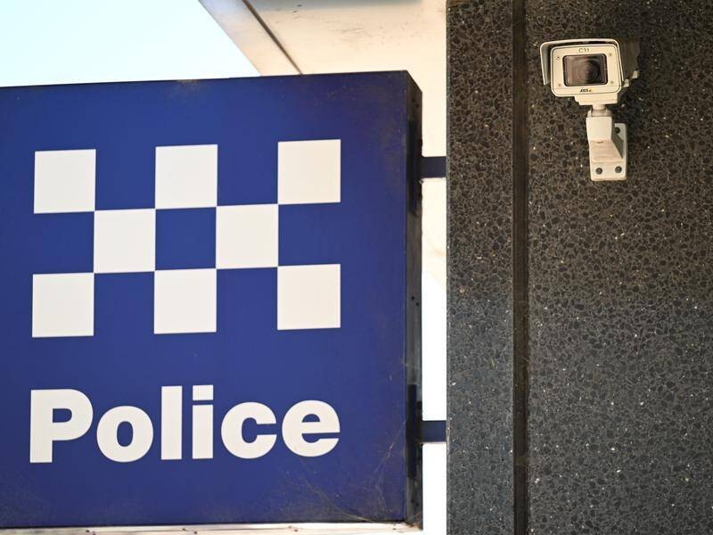 NSW Police are warning dealers they can still track 'drug and run' phones. (Dean Lewins/AAP PHOTOS)