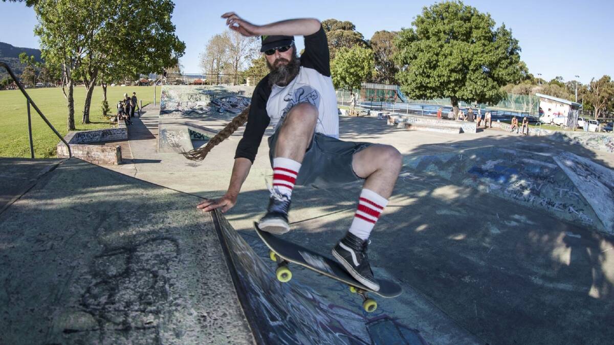 Barry Strachan in action at Fairy Meadow Skate Park. The campaign for a Thirroul skate park continues with a movie night on Friday. Picture: ANDREW TRAIL