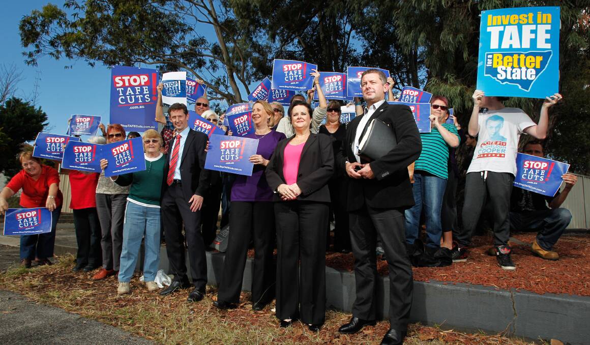 MPs  Stephen Jones (left), Sharon Bird, Anna Watson and ALP candidate for Kiama Glenn Kolomeitz with students outside the Dapto TAFE campus. Picture:  CHRISTOPHER CHAN