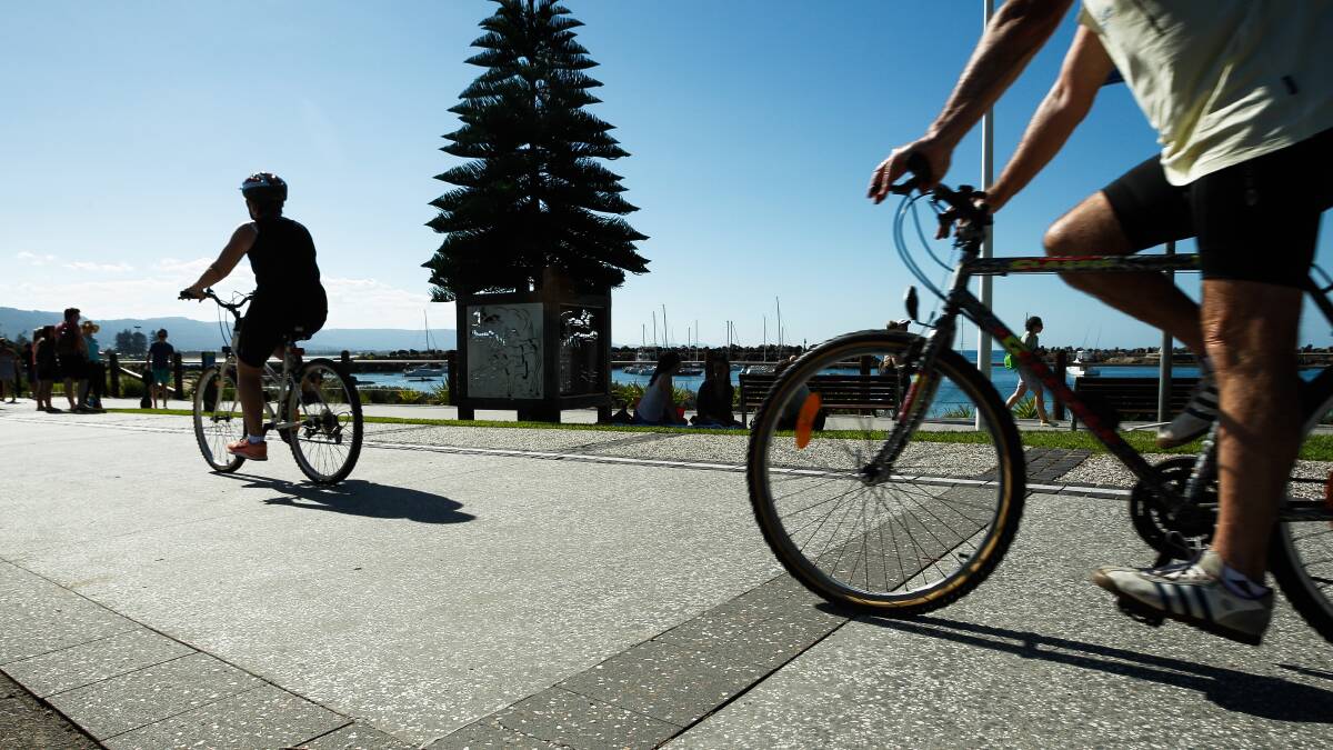 Calls to get cyclists off Illawarra footpaths 