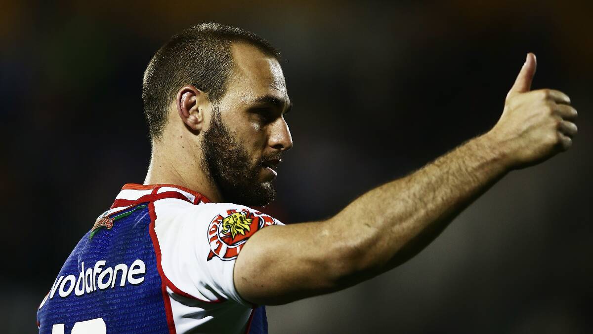 Warriors captain Simon Mannering thanks the crowd after his 200th NRL martch for the club. Picture: GETTY IMAGES