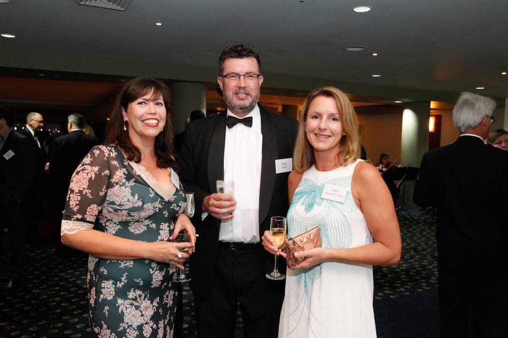 Fabiola Lopez, Philip Walls and Nikki McCarthy Hicks at the Illawarra Connection’s black-tie dinner.
