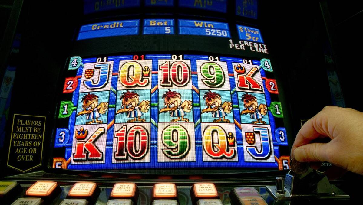Police issue warning as Horsley man hands over illegal pokie | Illawarra  Mercury | Wollongong, NSW