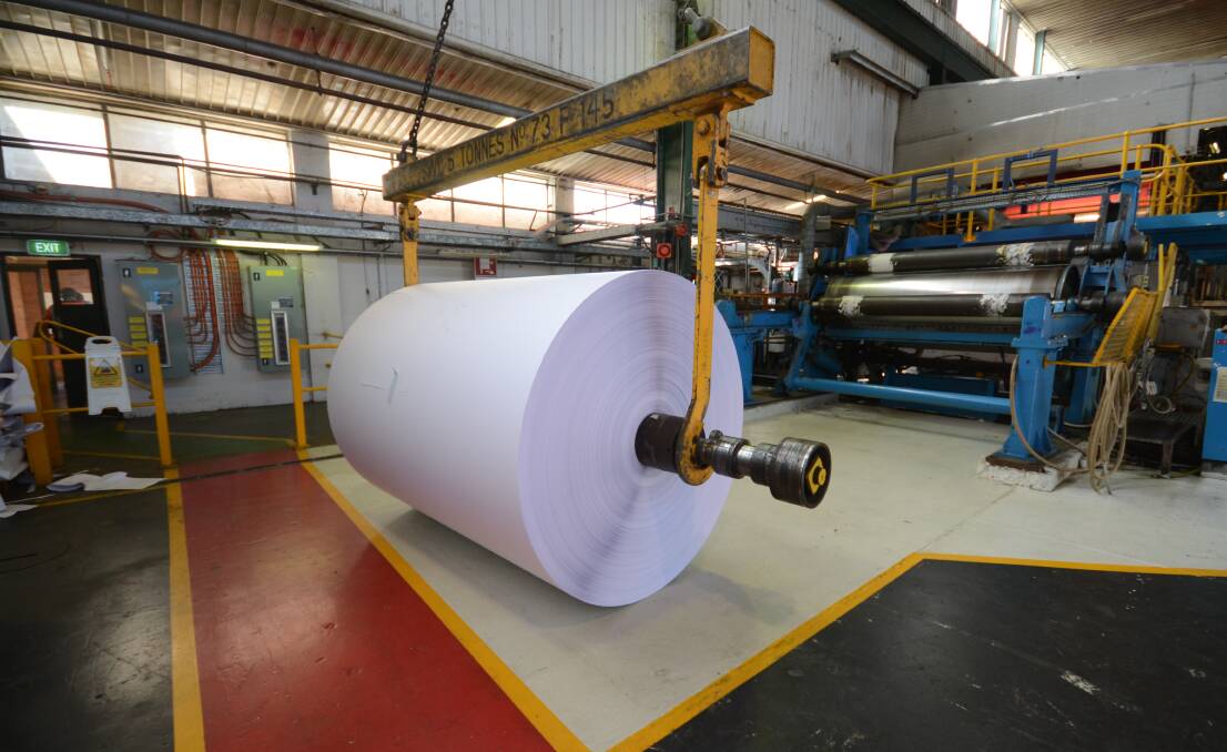 australian-paper-s-bomaderry-mill-rolls-out-its-last-paper-illawarra-mercury-wollongong-nsw