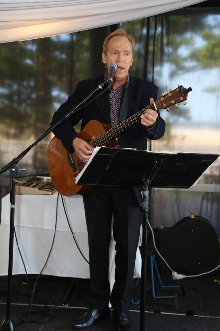 Graham Wilson performing at the Lagoon on Melbourne Cup Day. Picture by Greg Ellis.