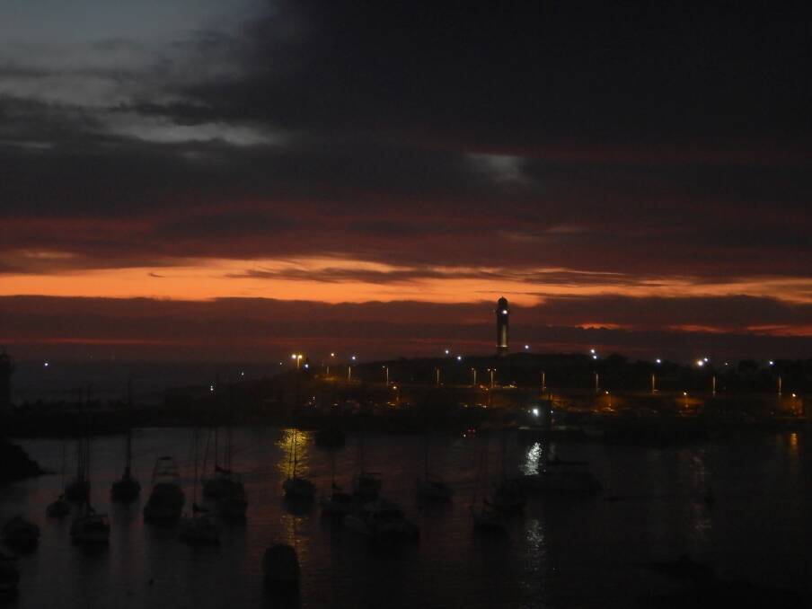 Dark before the dawn, taken at Wollongong harbour on October 20 by Hans Haverkamp