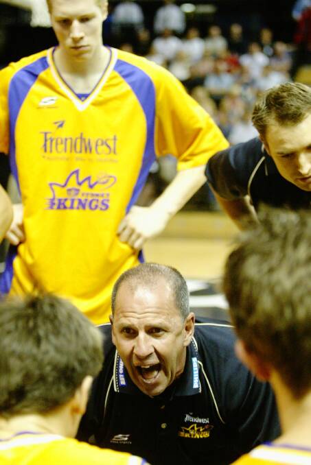 PRESSURE: Goorjian in go mode for the Kings against the Hawks at the WEC in 2003. Picture: Adam McLean. 