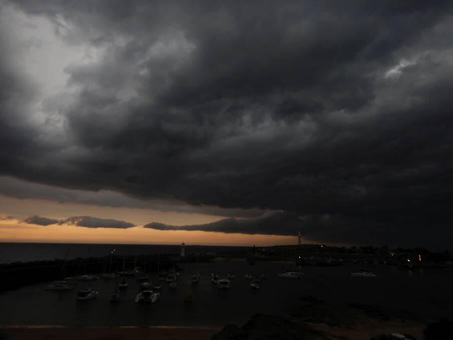 Approaching storm, taken at Wollongong harbour on January 8 by Hans Haverkamp