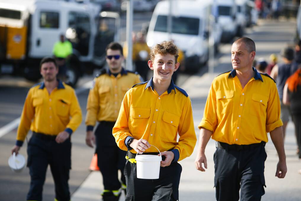 Wollongong says 'thanks' with Rural Fire Service parade