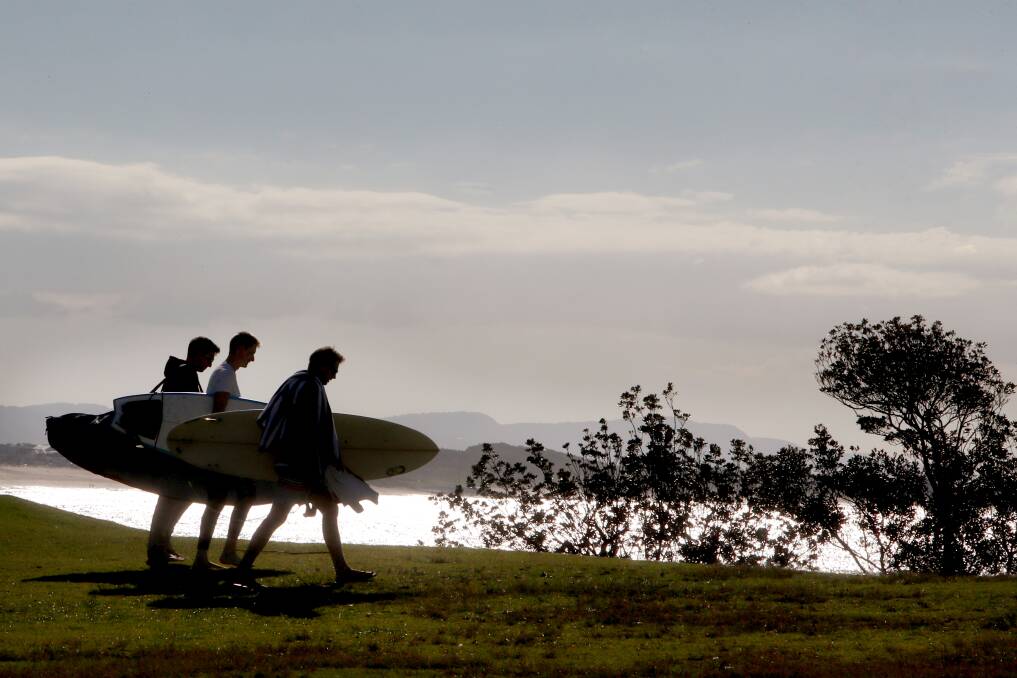 Warning for gusty winds, damaging surf along Illawarra coast