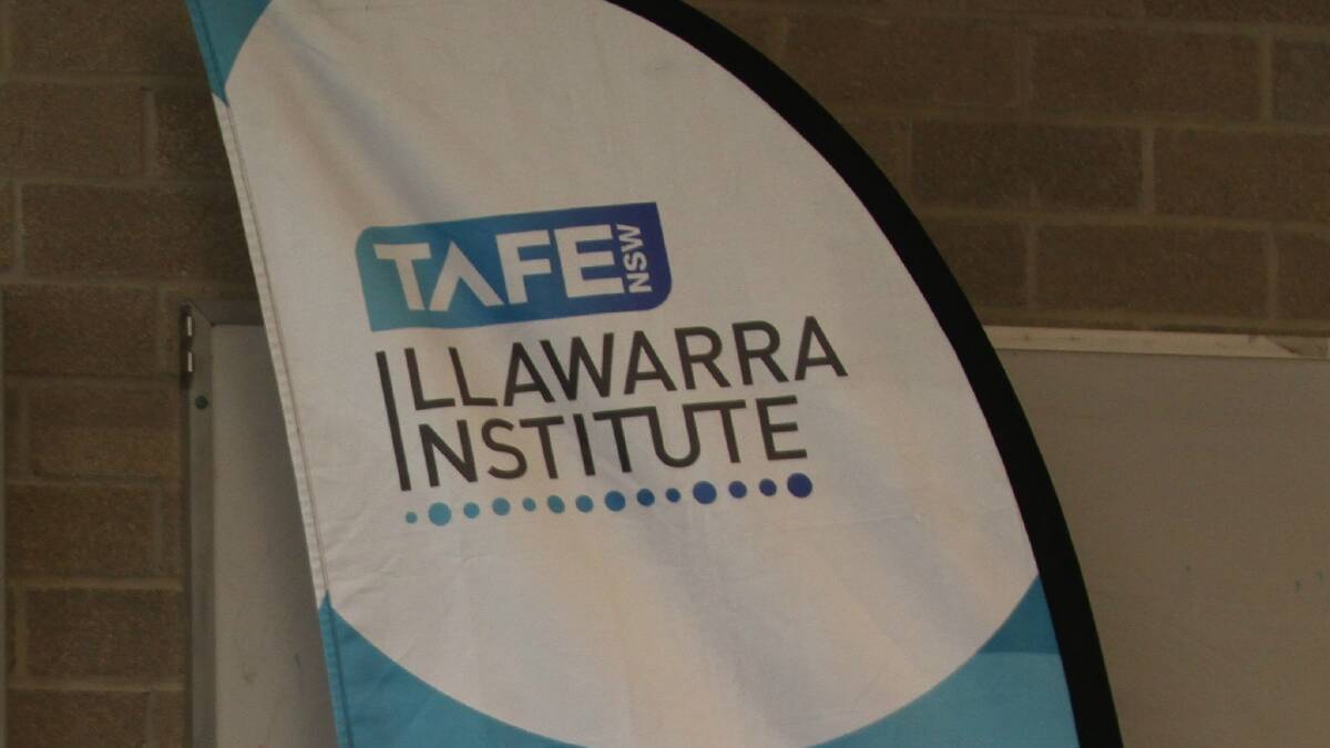 TAFE Illawarra support staff to go: union