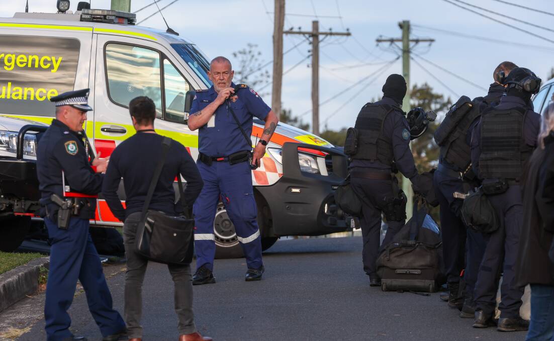 Emergency services, including tactical police, descended on a street in Dapto for the second time in a week. Pictures by Adam McLean, Nadine Morton