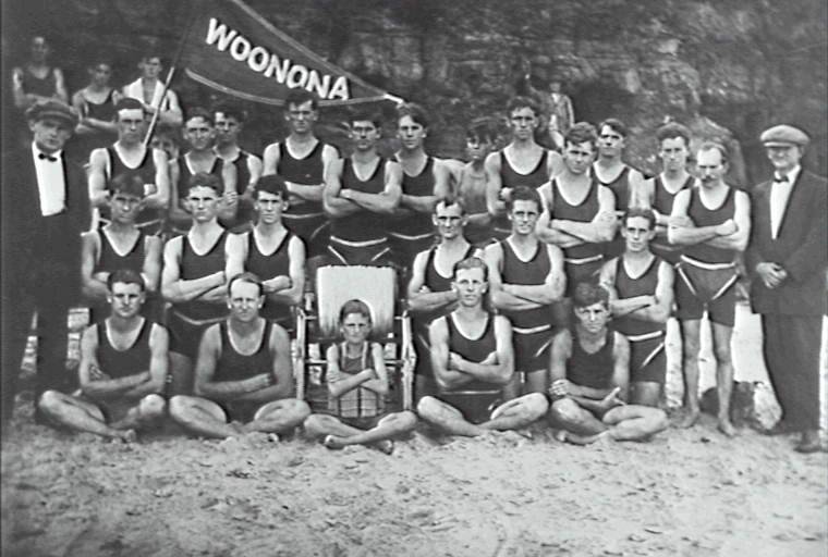 An early photo of Woonona SLSC patrol. 