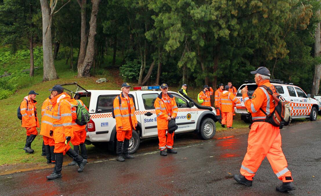 SES volunteers and police begin Wednesday's search. Picture: KIRK GILMOUR
