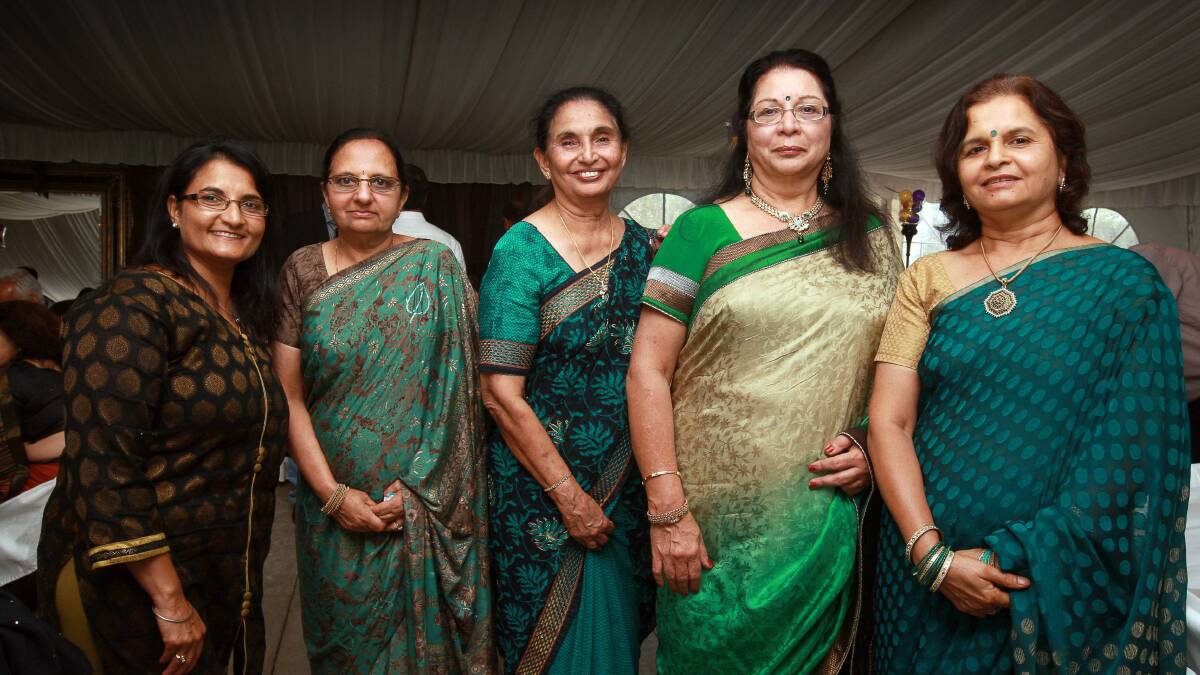 Anita Patel, Mukta Pala, Jos Kana, Pratibha and Jyoti Gokani.