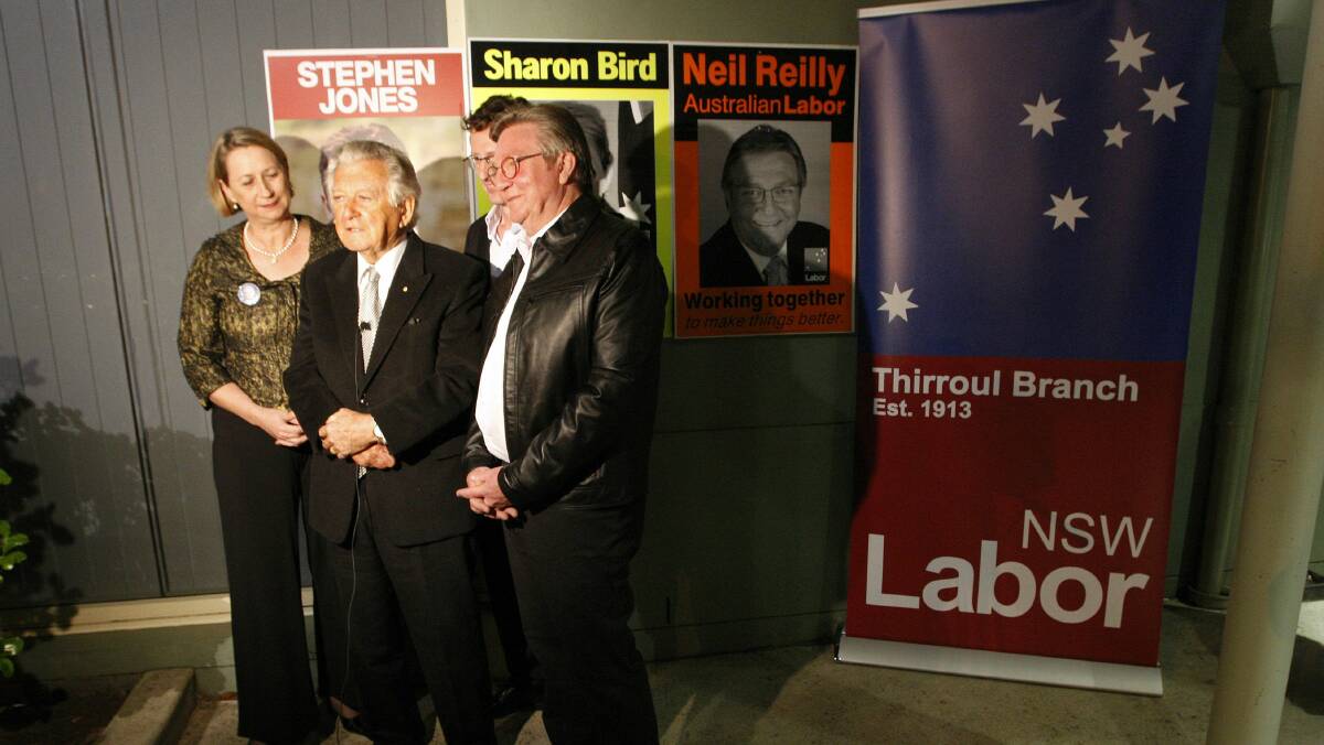 VIDEO, PHOTOS: Bob Hawke joins Thirroul Labor celebration