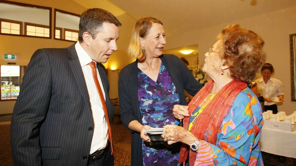 Federal minister Mark Butler and Cunningham MP Sharon Bird meet Hillside resident Nina Marzi. Picture: DAVE TEASE