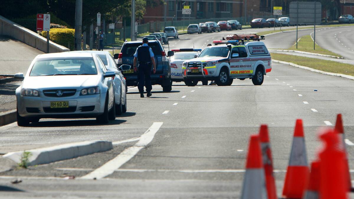 Manhunt after gunmen spark Warrawong siege | Illawarra Mercury ...