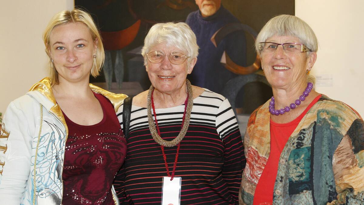 Rebecca Backhouse, Betty Hudson and Judy Bourke at UOW.