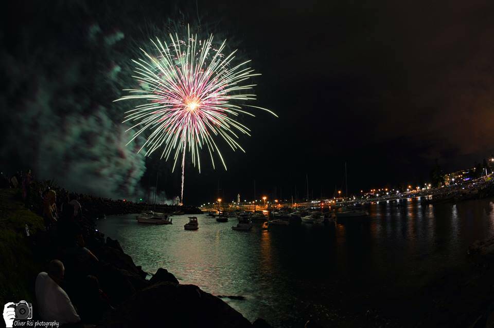 Fireworks at Belmore Basin end 2013 and bring in 2014. Picture: Oliver Risi photography