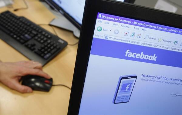 Employers pull plug on social media sites