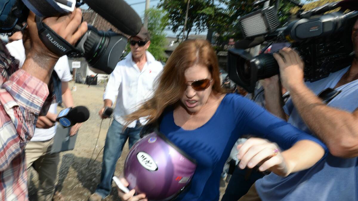 Mercedes Corby arrives at Kerobokan prison to visit her sister Schapelle on Friday. Pictures: JUSTIN McMANUS