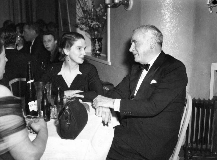 Sir Keith and Dame Elisabeth in 1952.