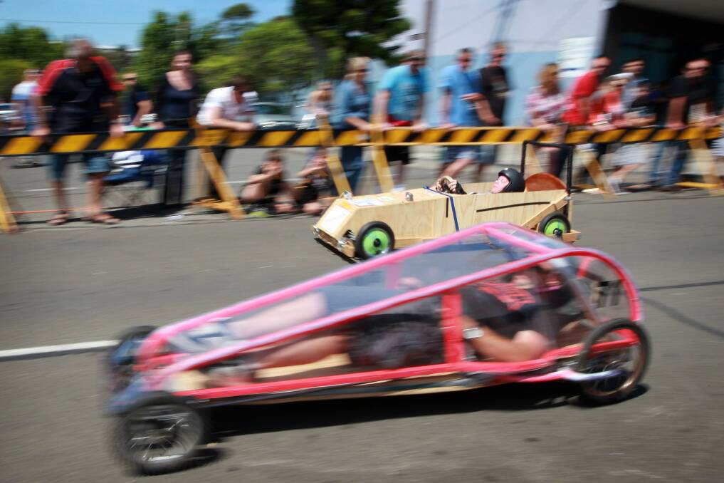 GALLERY: 15,000 roll up to billycart derby