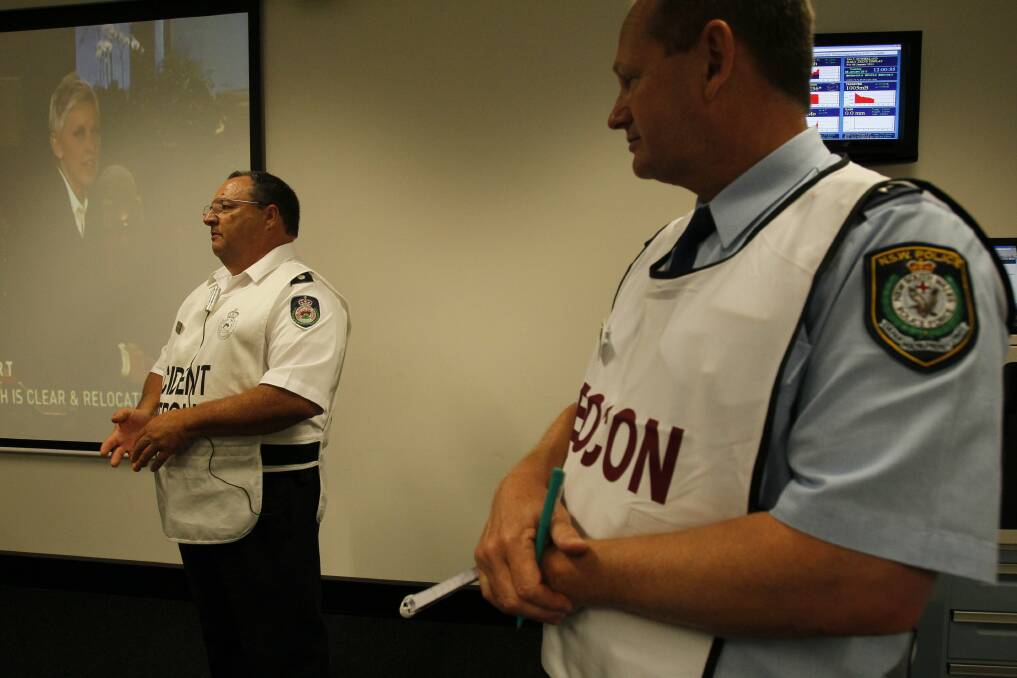 RFS Illawarra zone manager Richard Cotterill addresses personnel.