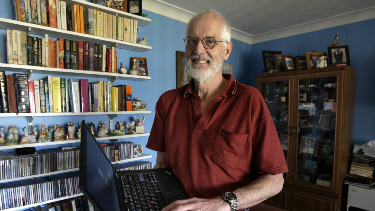 Dapto's Bruce Lloyd is secretary of the Dapto Seniors Club and teaches members to use computers. Picture: ANDY ZAKELI