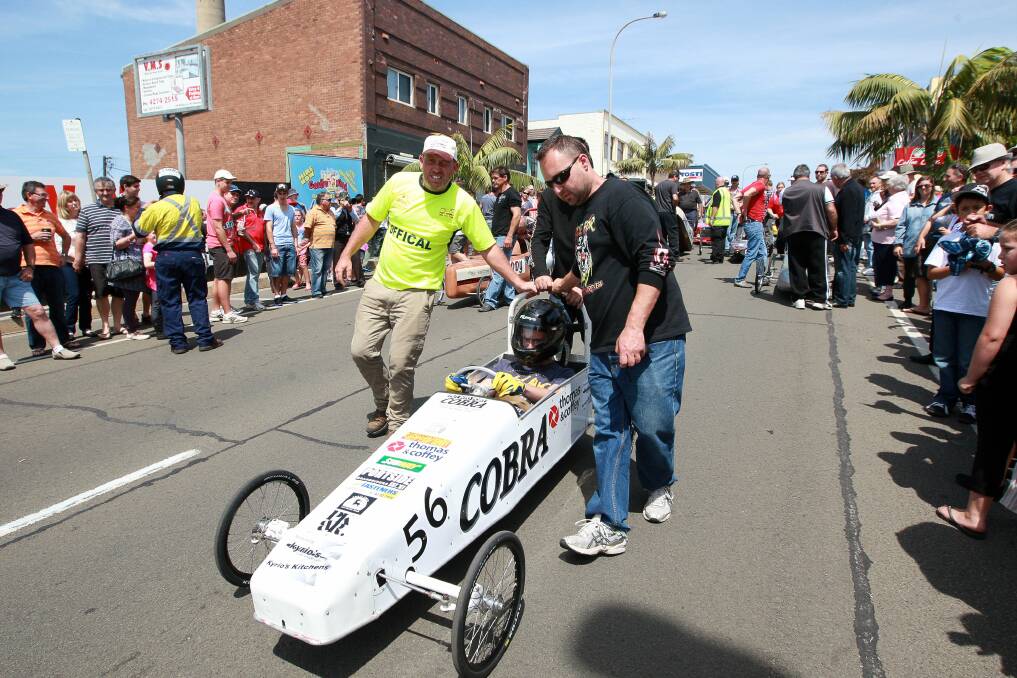 GALLERY: 15,000 roll up to billycart derby