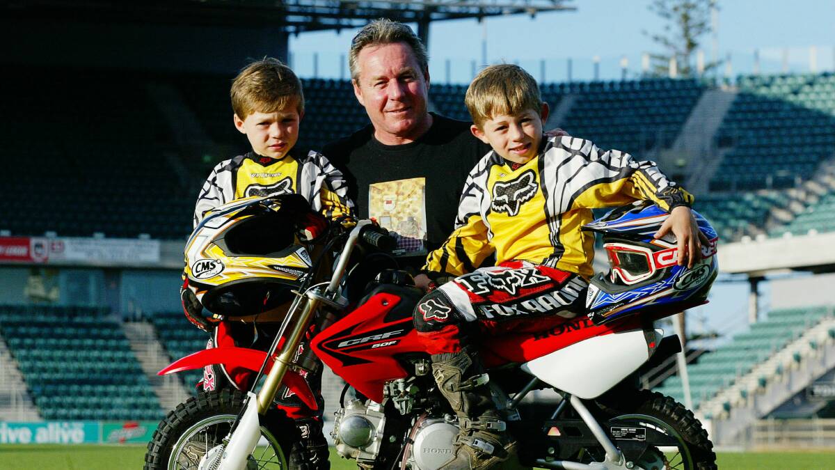 Wayne with Luca and Remy ahead of the WIN Stadium bike spectacular in 2005.