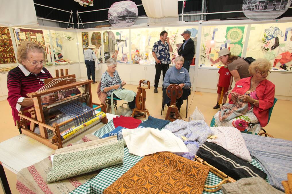 Members of the Wollongong Handweavers and Spinners group.