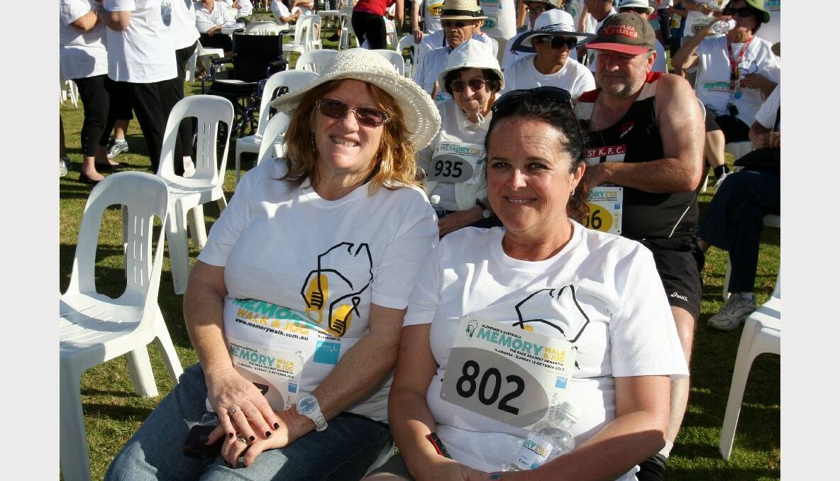 Marianne Saliba and Anna Watson at the 2013 Illawarra Memory Walk and Jog.