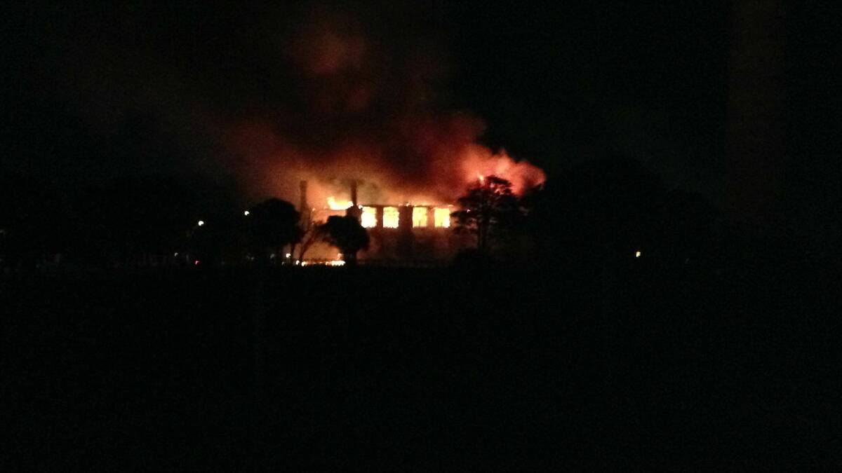 The old Port Kembla Public School in Military Road on fire early this morning. Picture: JAKE GONZALEZ 